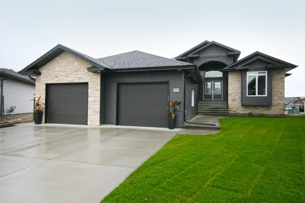bungalow with Media room